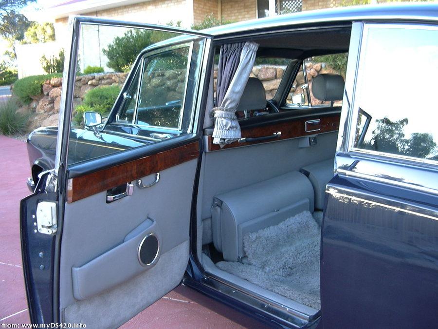 1990 Interior, rear blue2