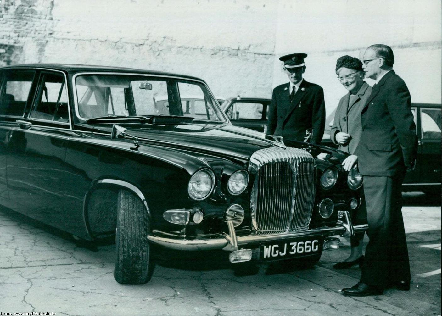 Stratstone's showroom demonstrator 1968 Stratstone_WGJ366G_2