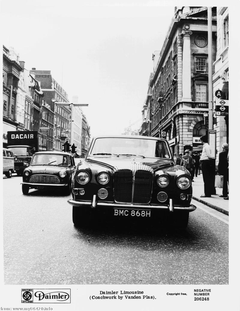 DS420 Street scene, 1969 206248