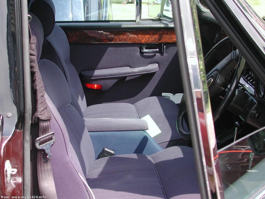 Queen Mother's 1992 car qm92fseats